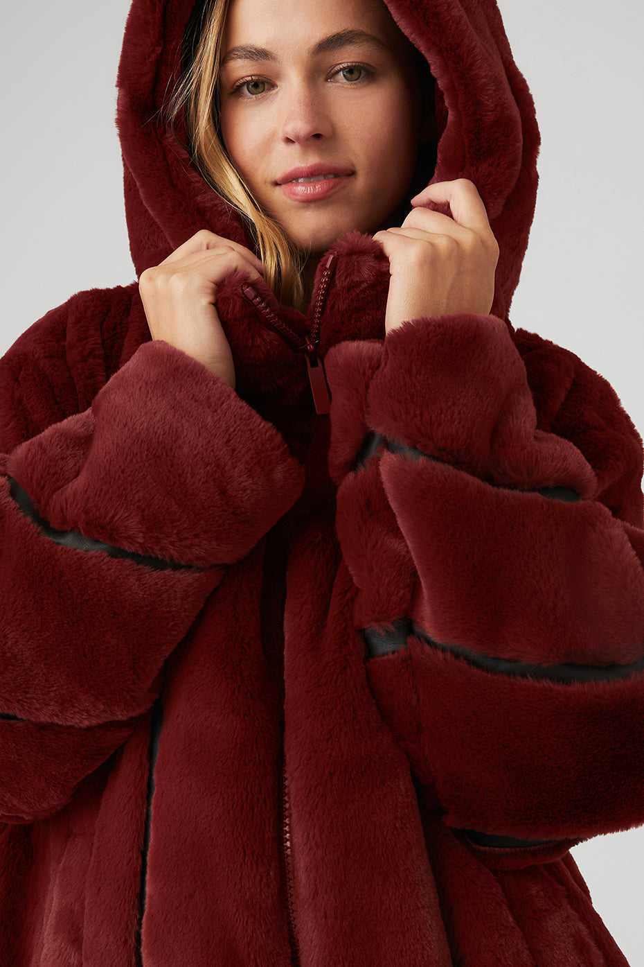 Vestes Alo Yoga Knock Out Faux Fur Cranberry Femme | ZBL-55043087