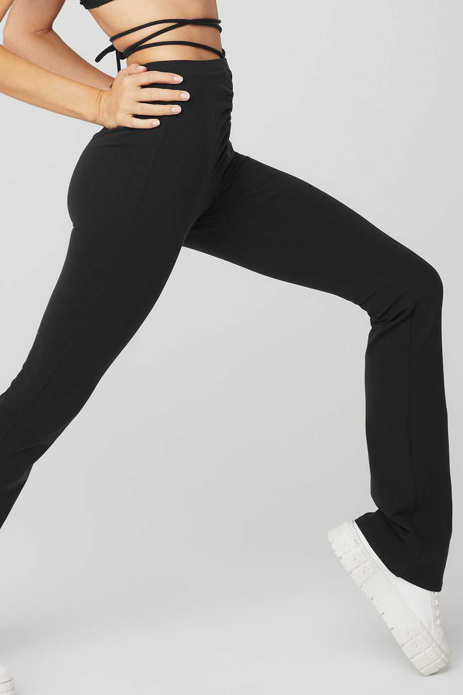 Leggings Alo Yoga Airbrush High-Waist Cinch Flare Noir Femme | DNN-71148966